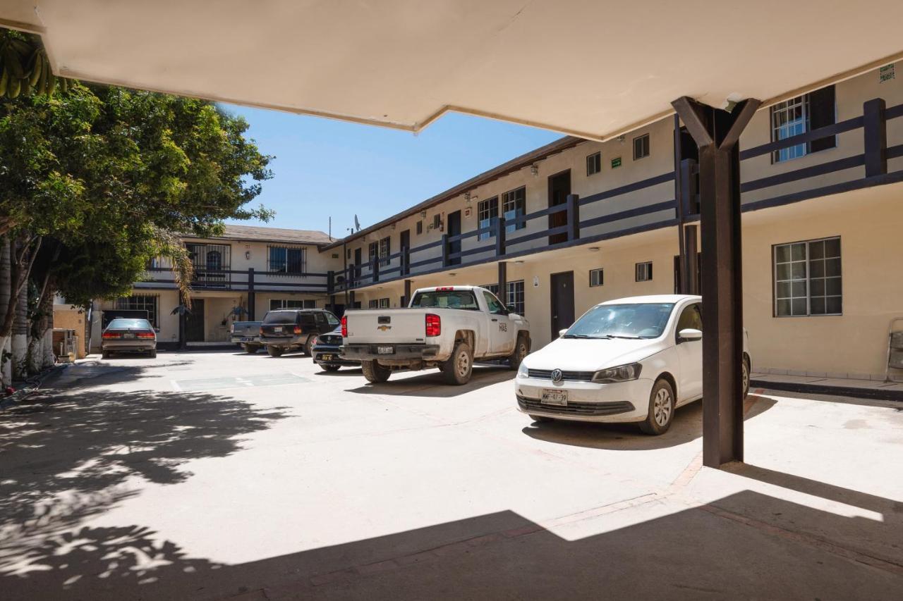 Oyo Hotel Cocobeach, Ensenada Exterior photo